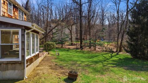 76 Telegraph Hill Road Holmdel NJ 07733