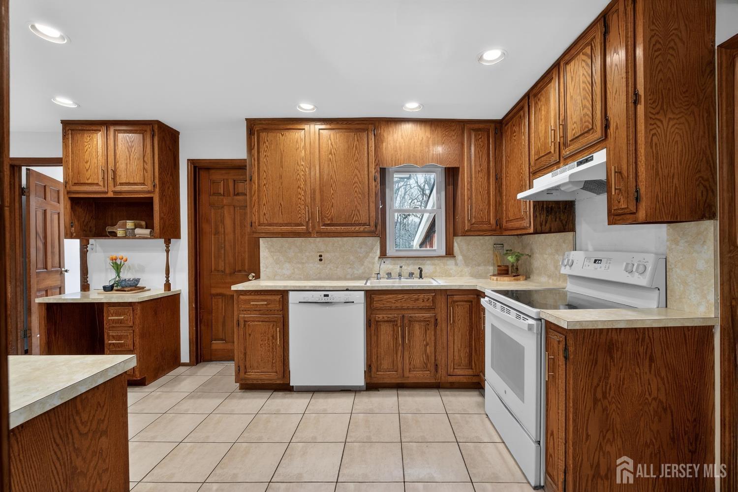 76 Telegraph Hill Road Holmdel NJ 07733