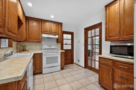 76 Telegraph Hill Road Holmdel NJ 07733