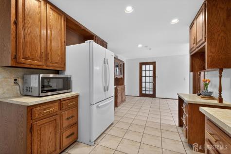 76 Telegraph Hill Road Holmdel NJ 07733