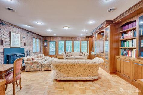 25 Marshall Drive Edison NJ 08817