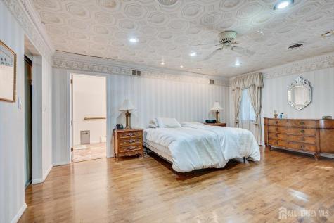 25 Marshall Drive Edison NJ 08817