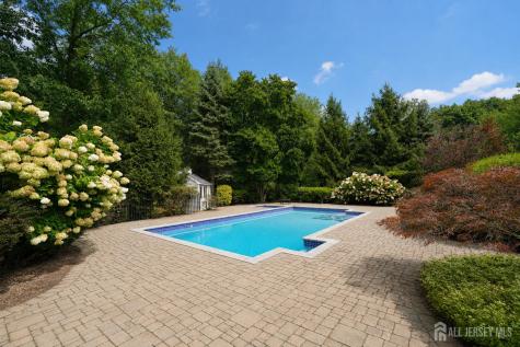 17 Spring Lake Drive Chester Twp NJ 07931