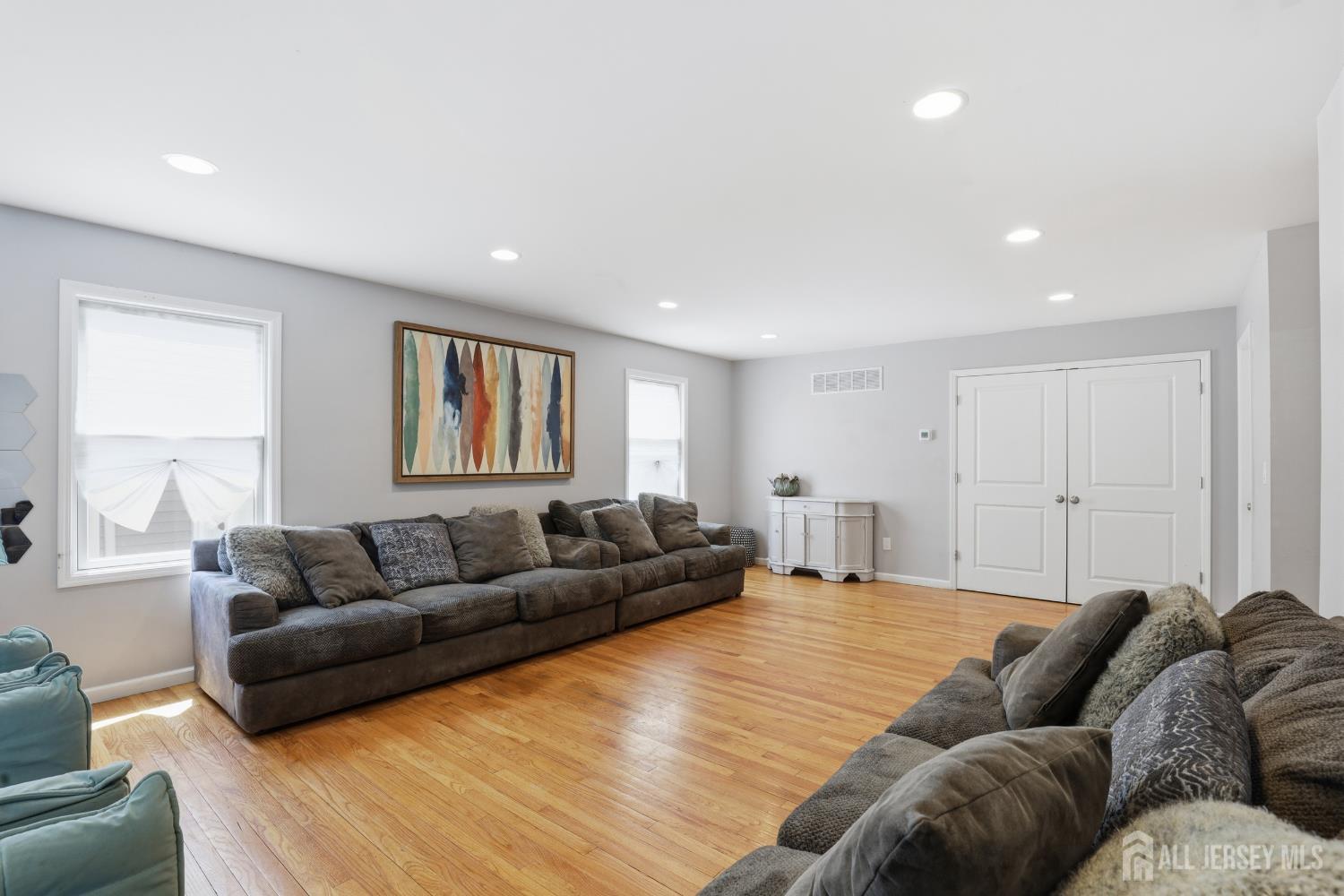 24 Campbell Avenue Edison NJ 08817