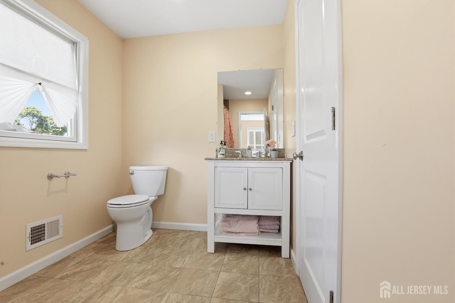 24 Campbell Avenue Edison NJ 08817