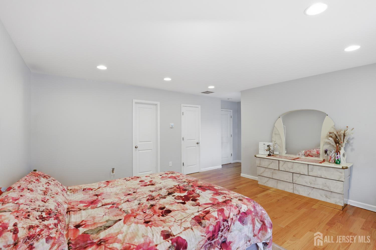 24 Campbell Avenue Edison NJ 08817