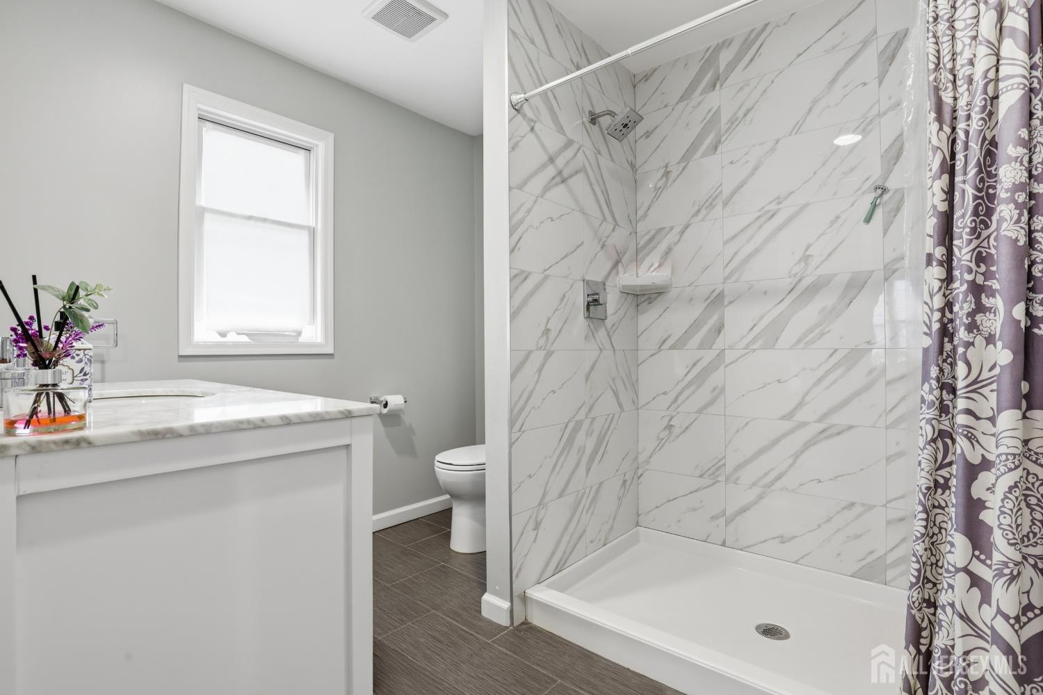 24 Campbell Avenue Edison NJ 08817