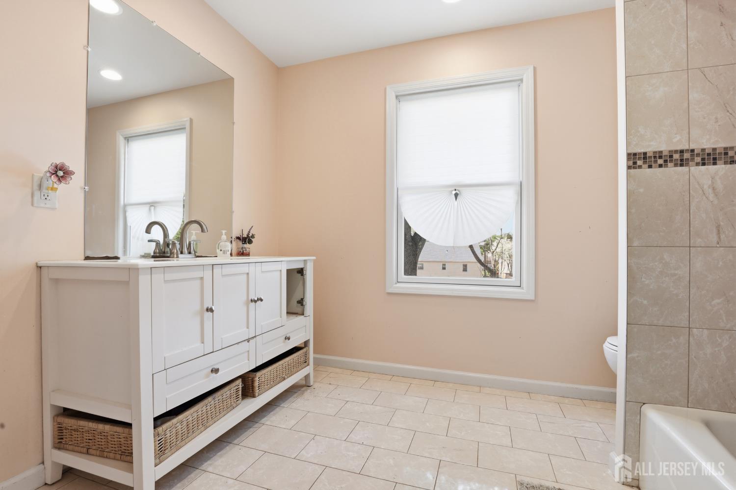 24 Campbell Avenue Edison NJ 08817