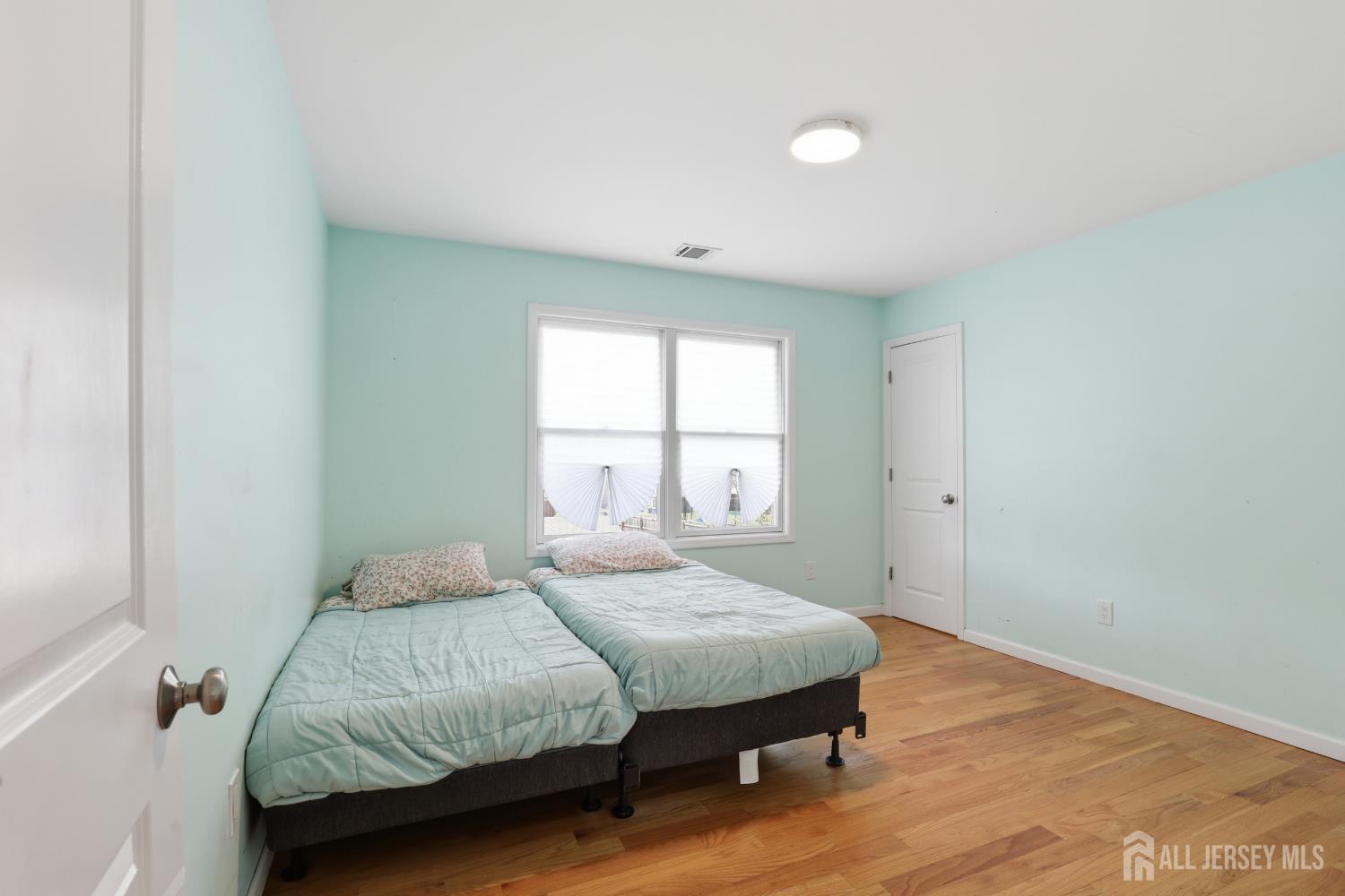 24 Campbell Avenue Edison NJ 08817