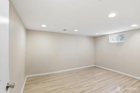 24 Campbell Avenue Edison NJ 08817