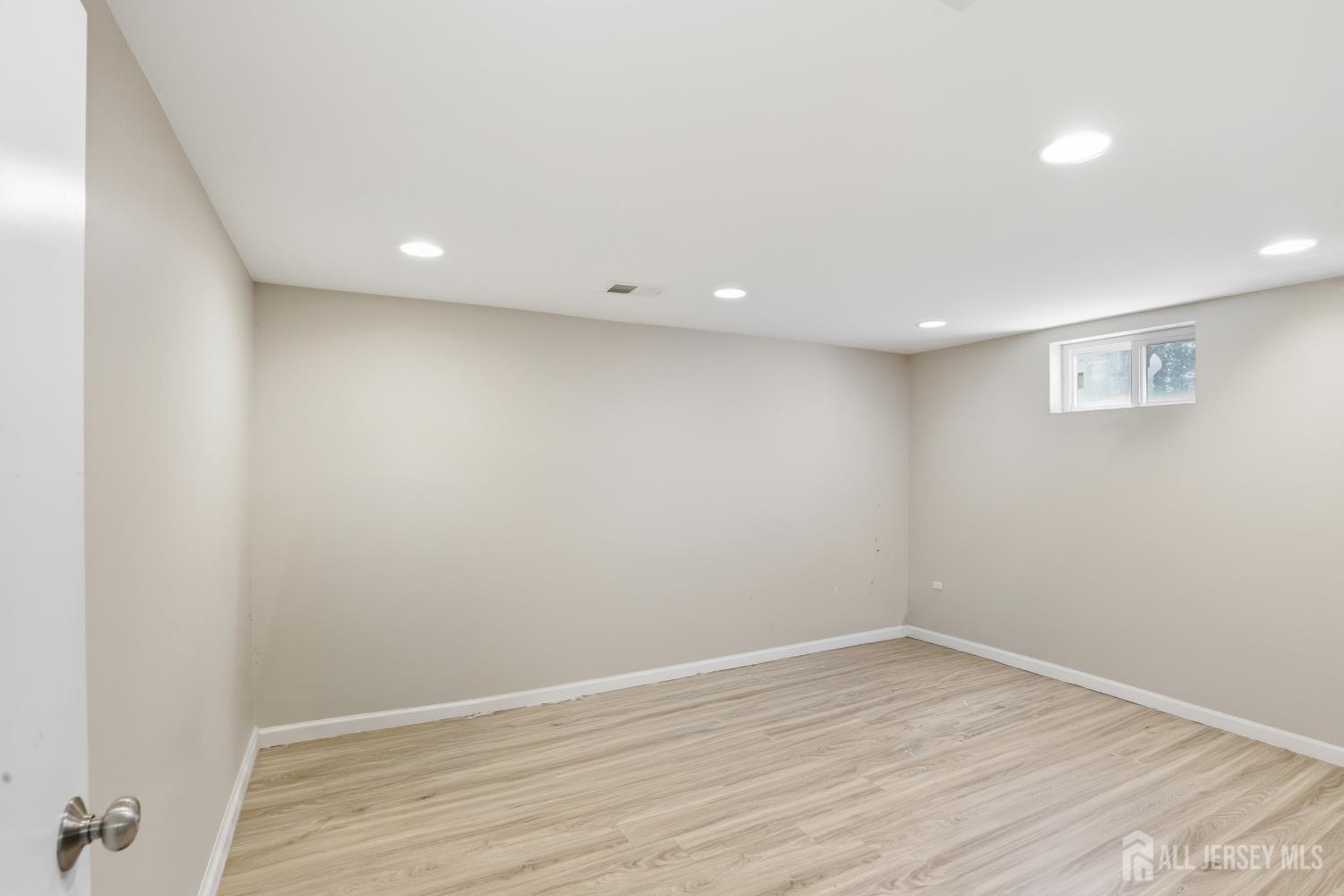 24 Campbell Avenue Edison NJ 08817