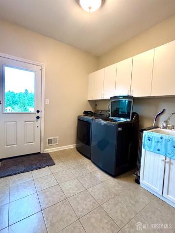 9 Pondview Drive Tinton Falls NJ 07724
