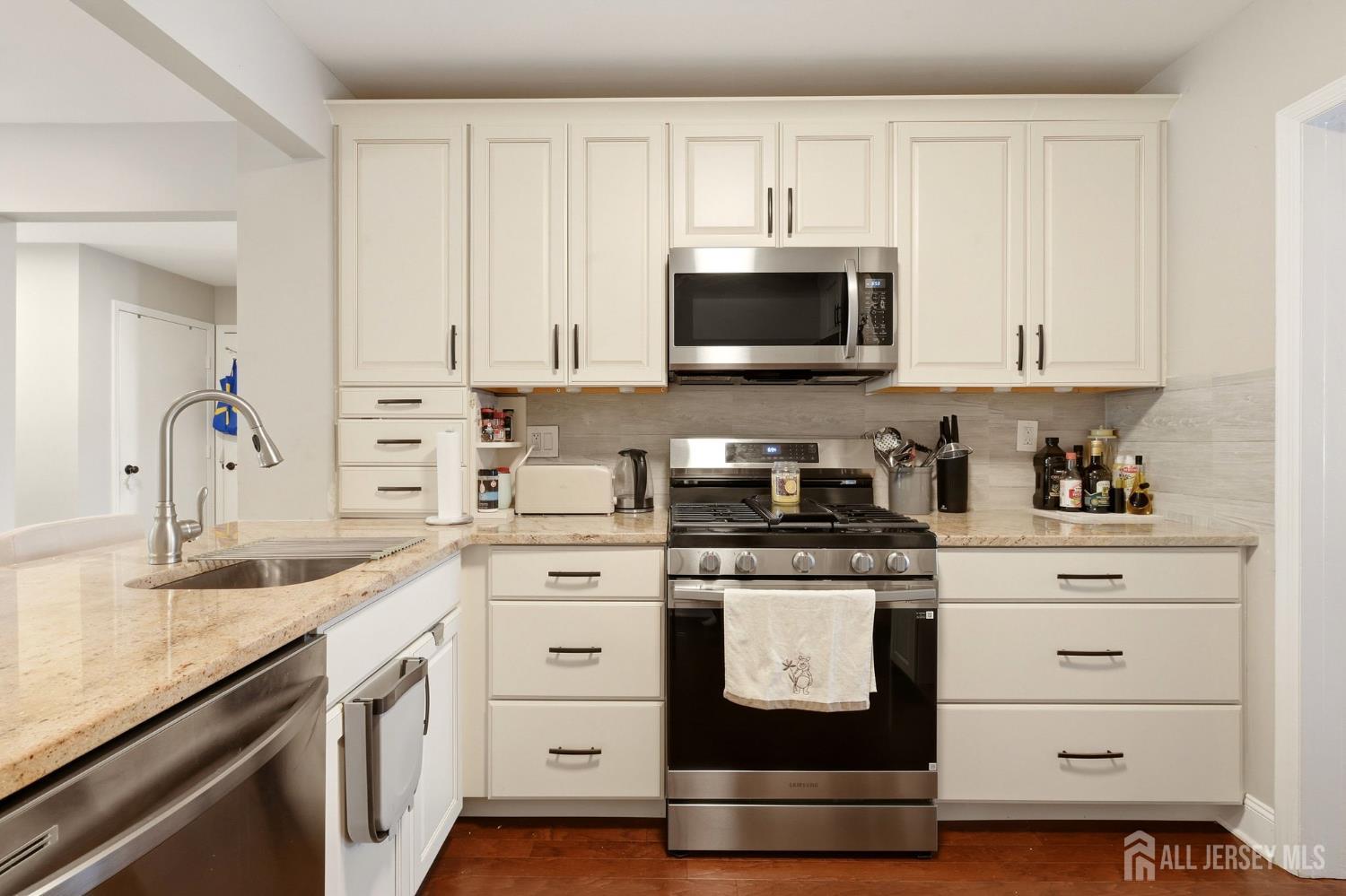 11 Vreeland Court Sayreville NJ 08872