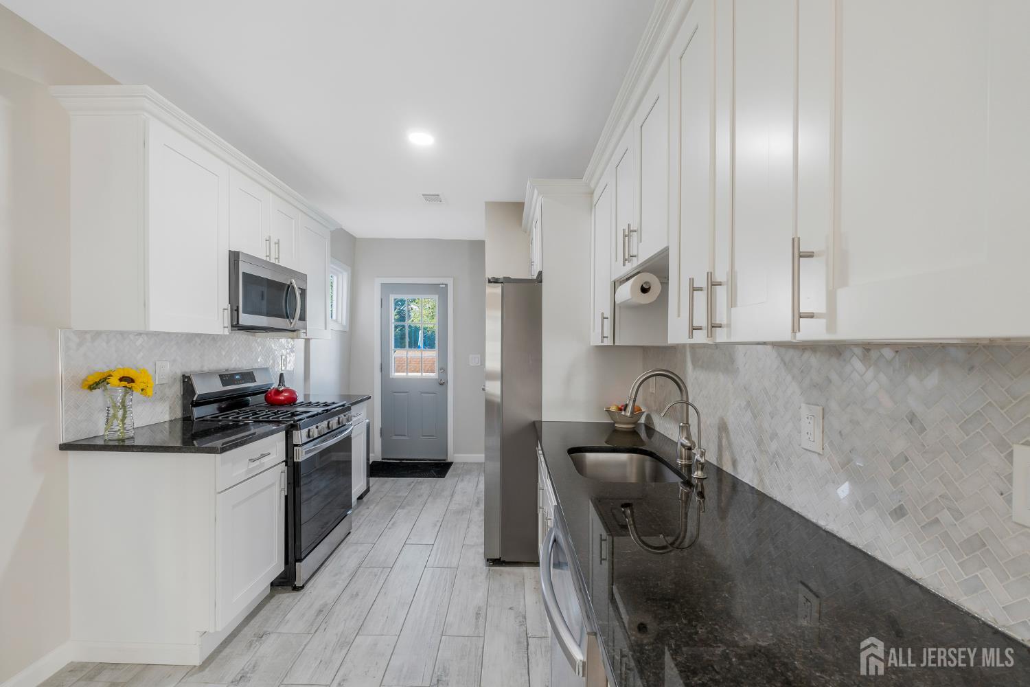 208 Walnut Street Roselle Park NJ 07204