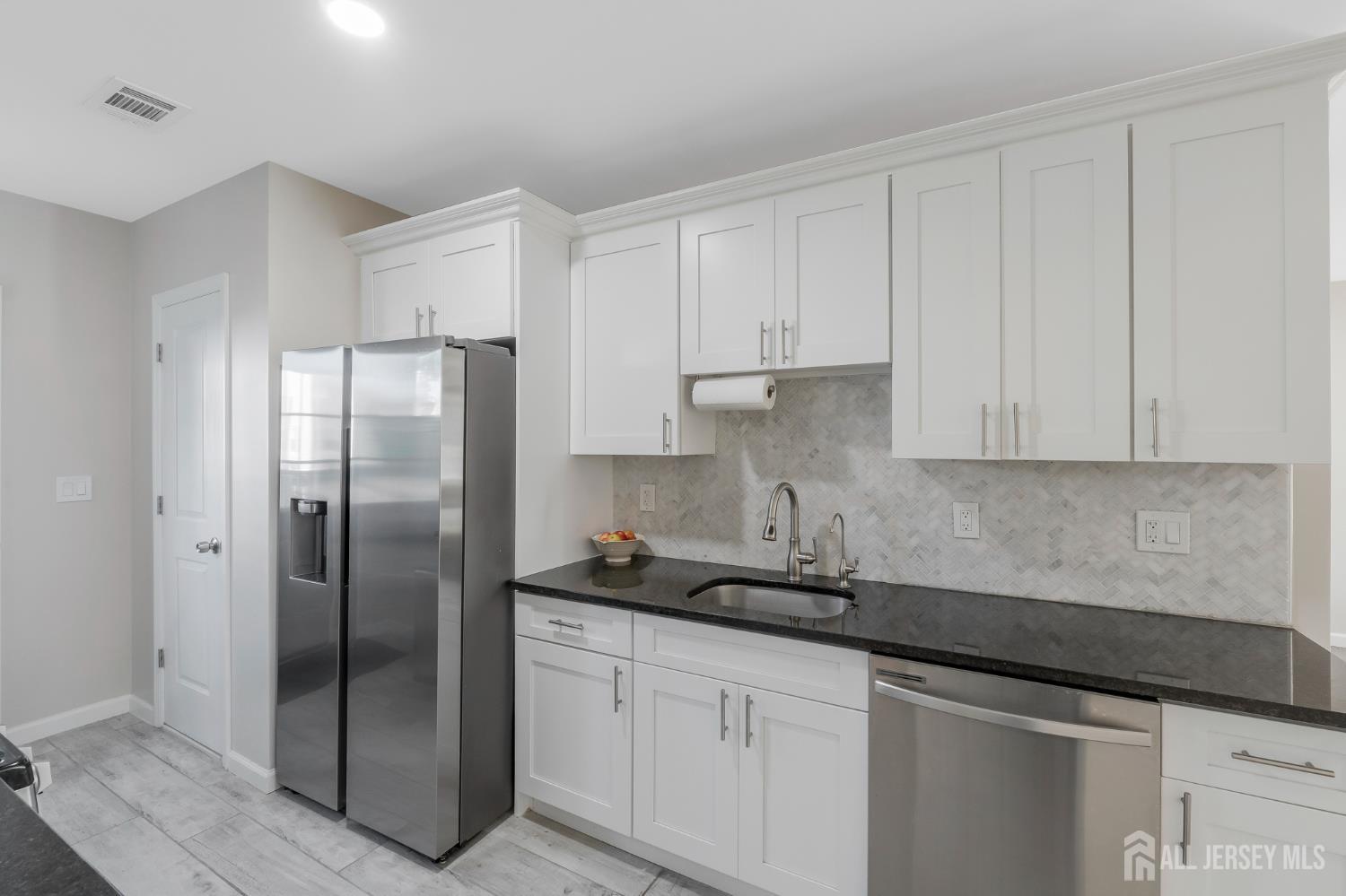 208 Walnut Street Roselle Park NJ 07204