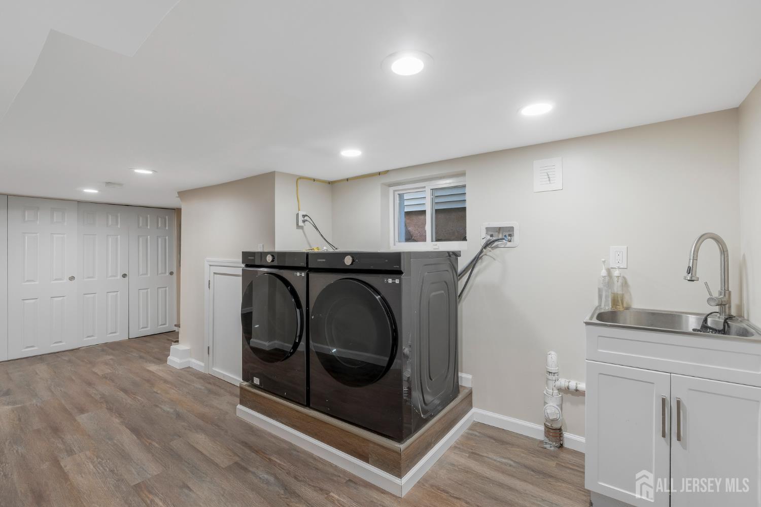 208 Walnut Street Roselle Park NJ 07204