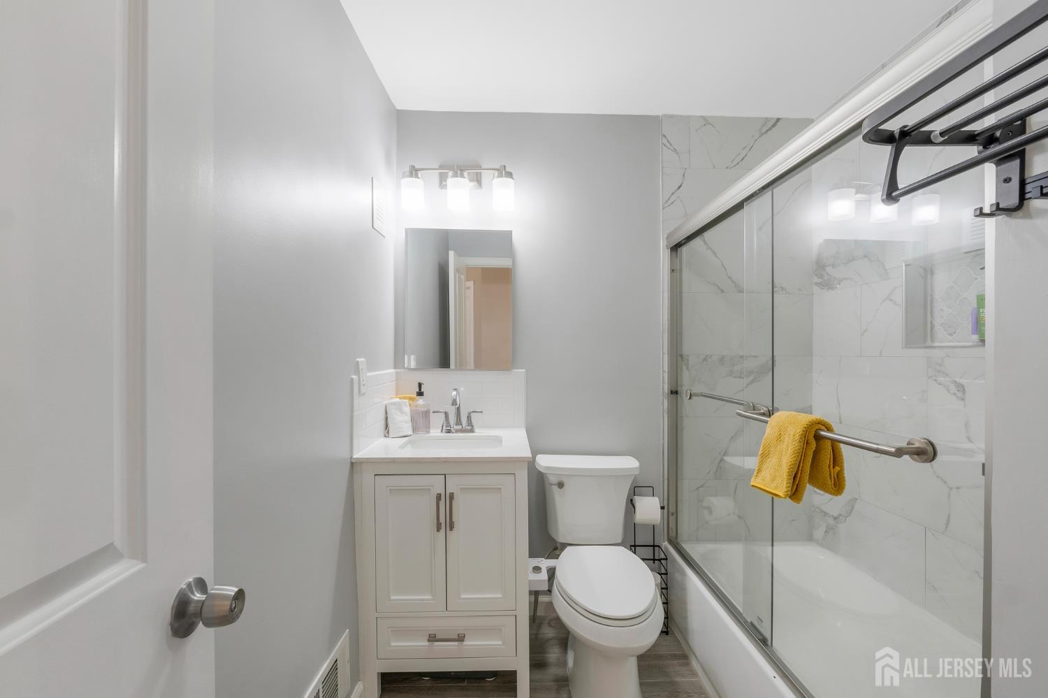 208 Walnut Street Roselle Park NJ 07204