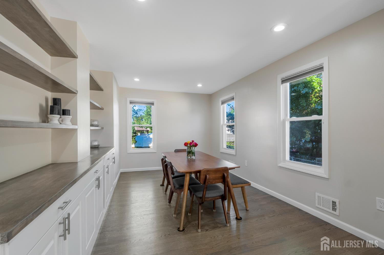 208 Walnut Street Roselle Park NJ 07204