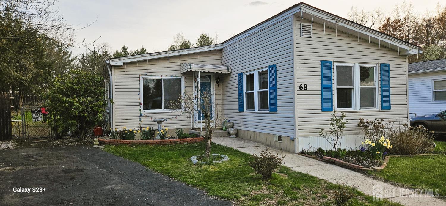 Manalapan NJ, 68 Deer Way