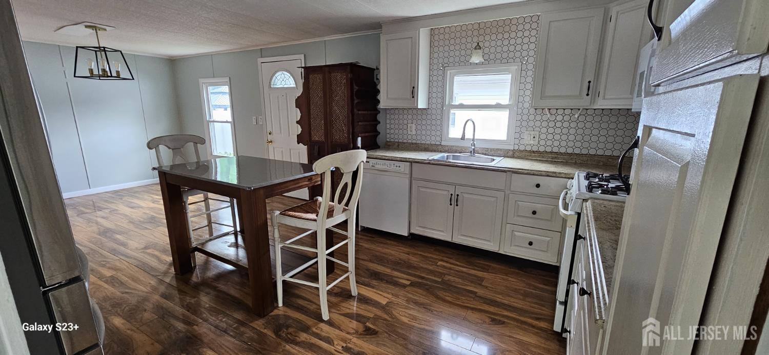 68 Deer Way Manalapan NJ 07726