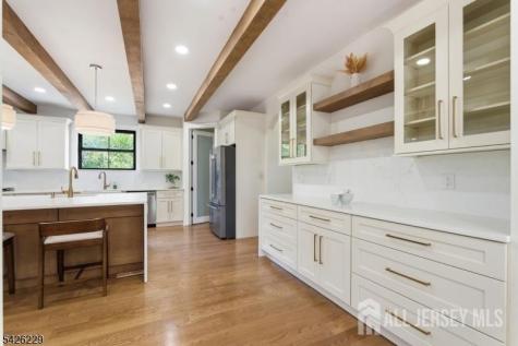 61 Hickory Street Metuchen NJ 08840