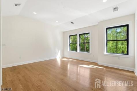 61 Hickory Street Metuchen NJ 08840