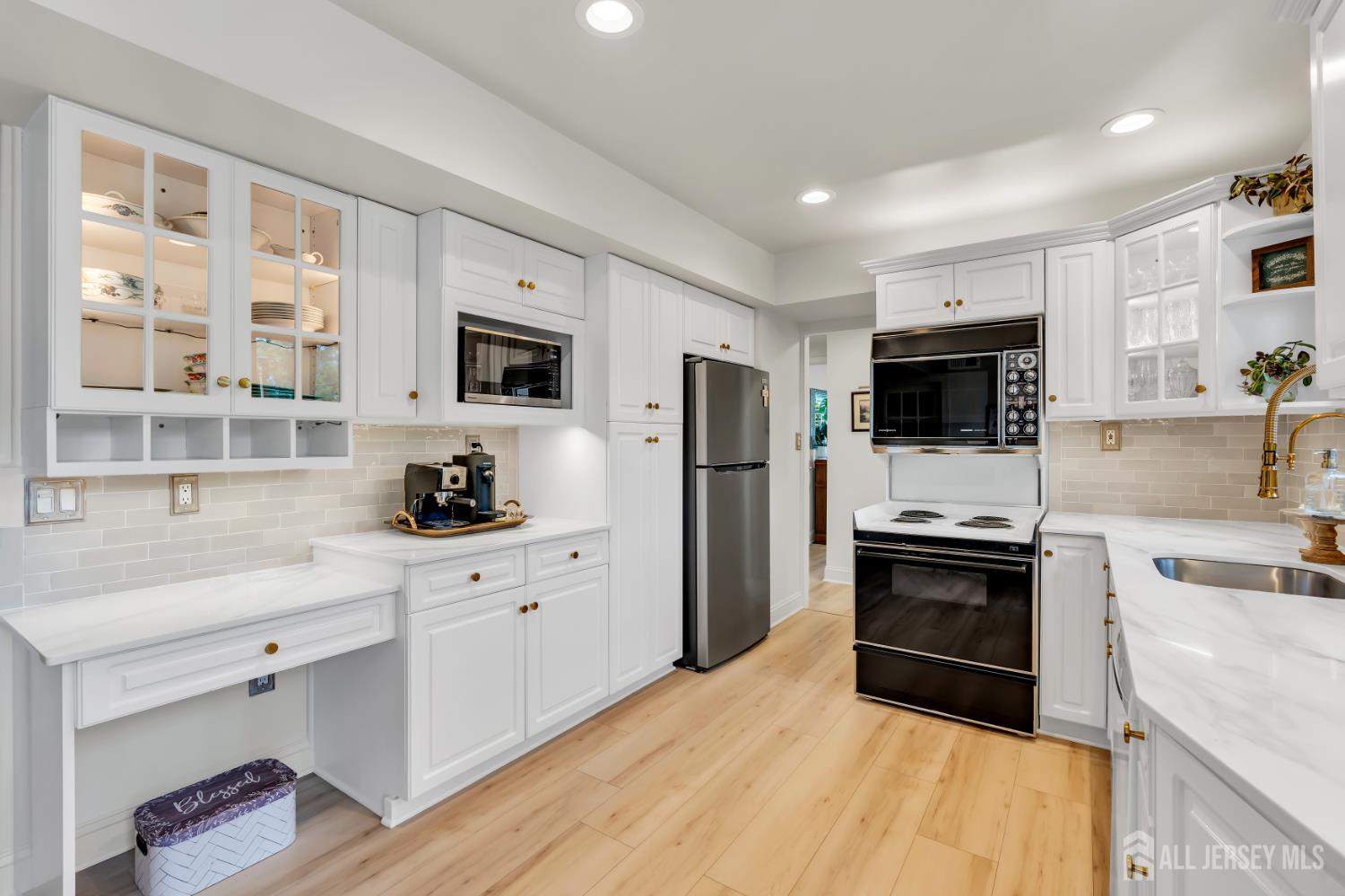 40 Icemeadow Lane Aberdeen NJ 07747