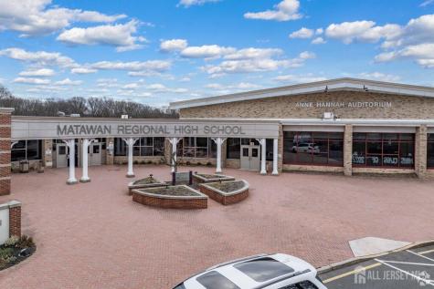 40 Icemeadow Lane Aberdeen NJ 07747