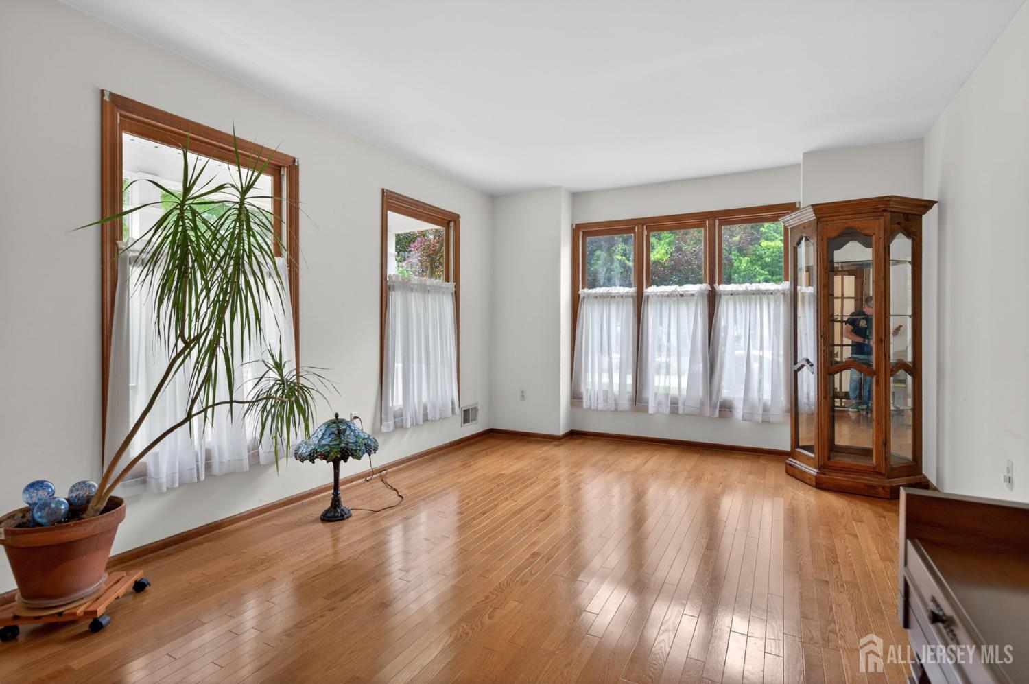 7 Lake Farrington Drive North Brunswick NJ 08902
