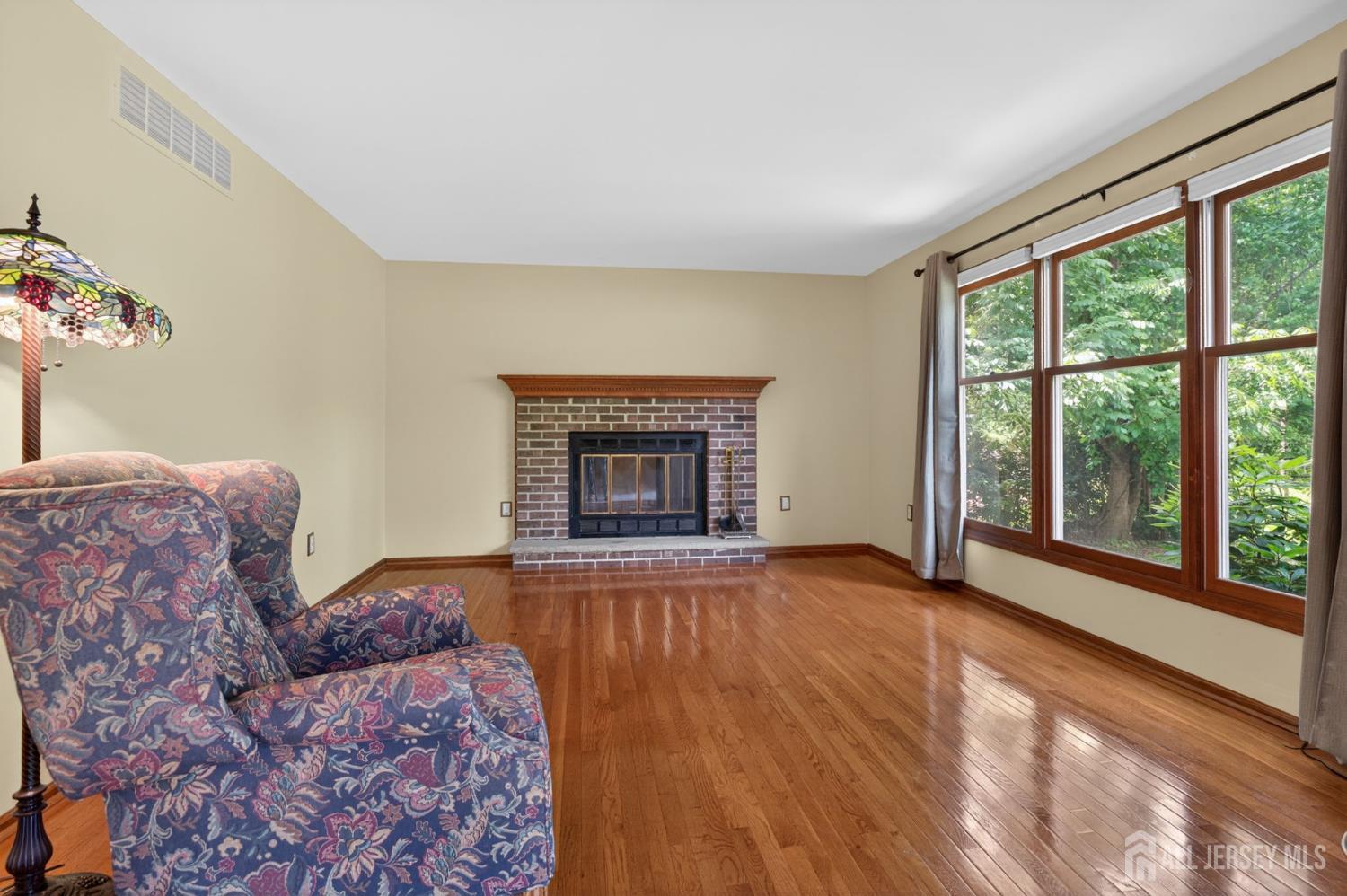 7 Lake Farrington Drive North Brunswick NJ 08902