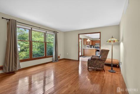7 Lake Farrington Drive North Brunswick NJ 08902