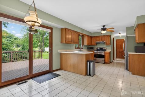 7 Lake Farrington Drive North Brunswick NJ 08902