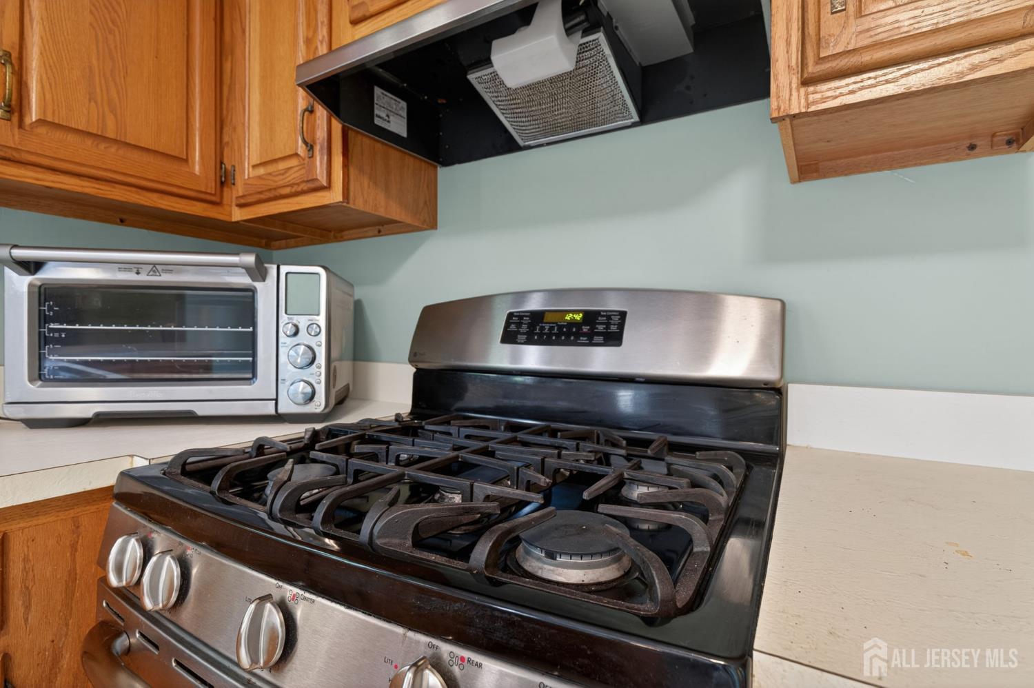 7 Lake Farrington Drive North Brunswick NJ 08902