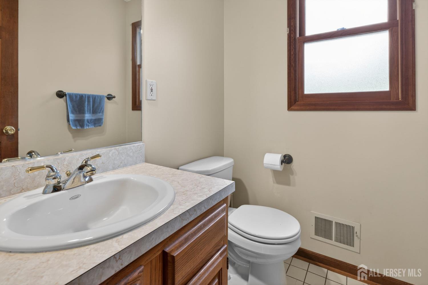 7 Lake Farrington Drive North Brunswick NJ 08902