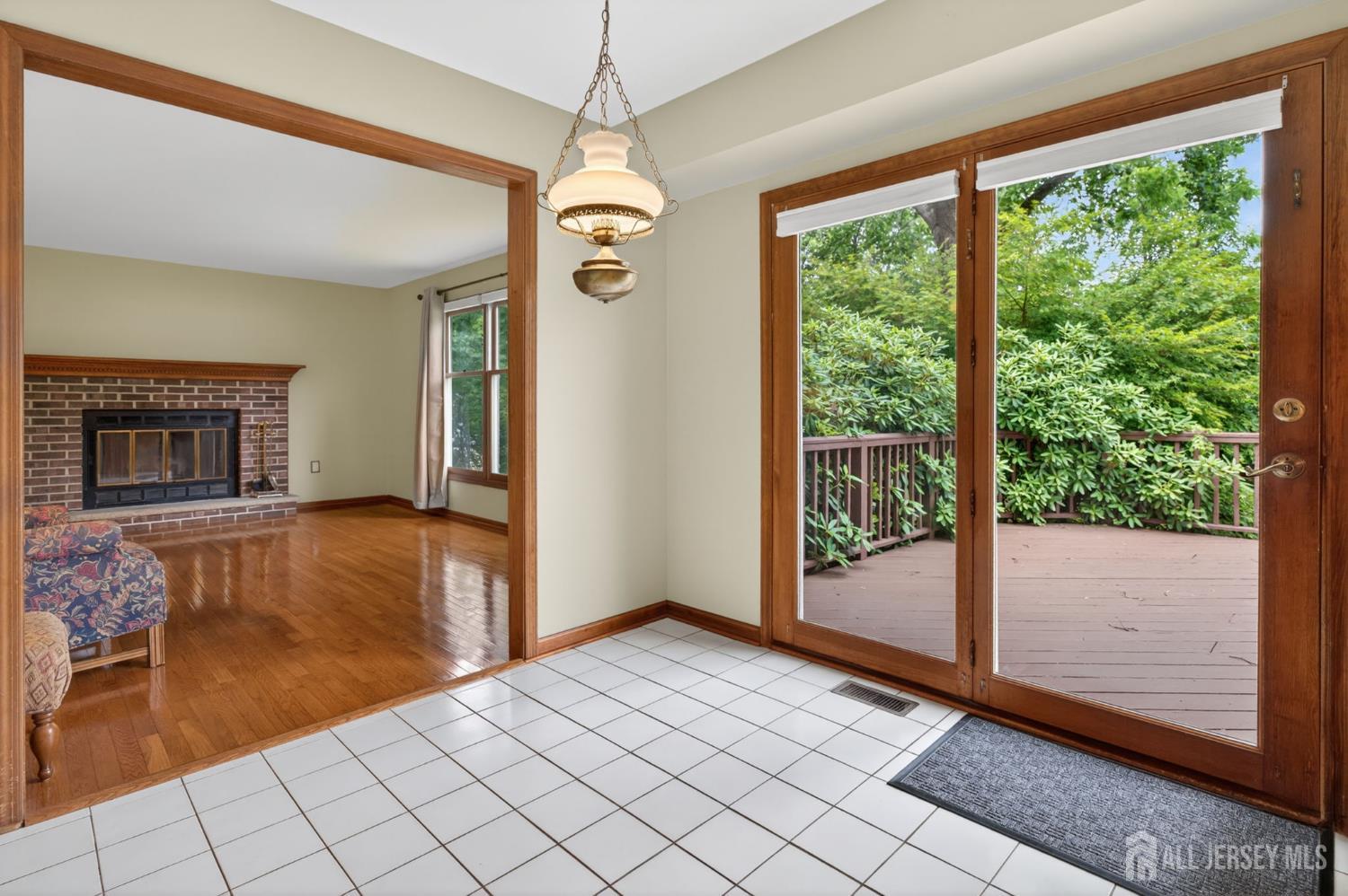 7 Lake Farrington Drive North Brunswick NJ 08902