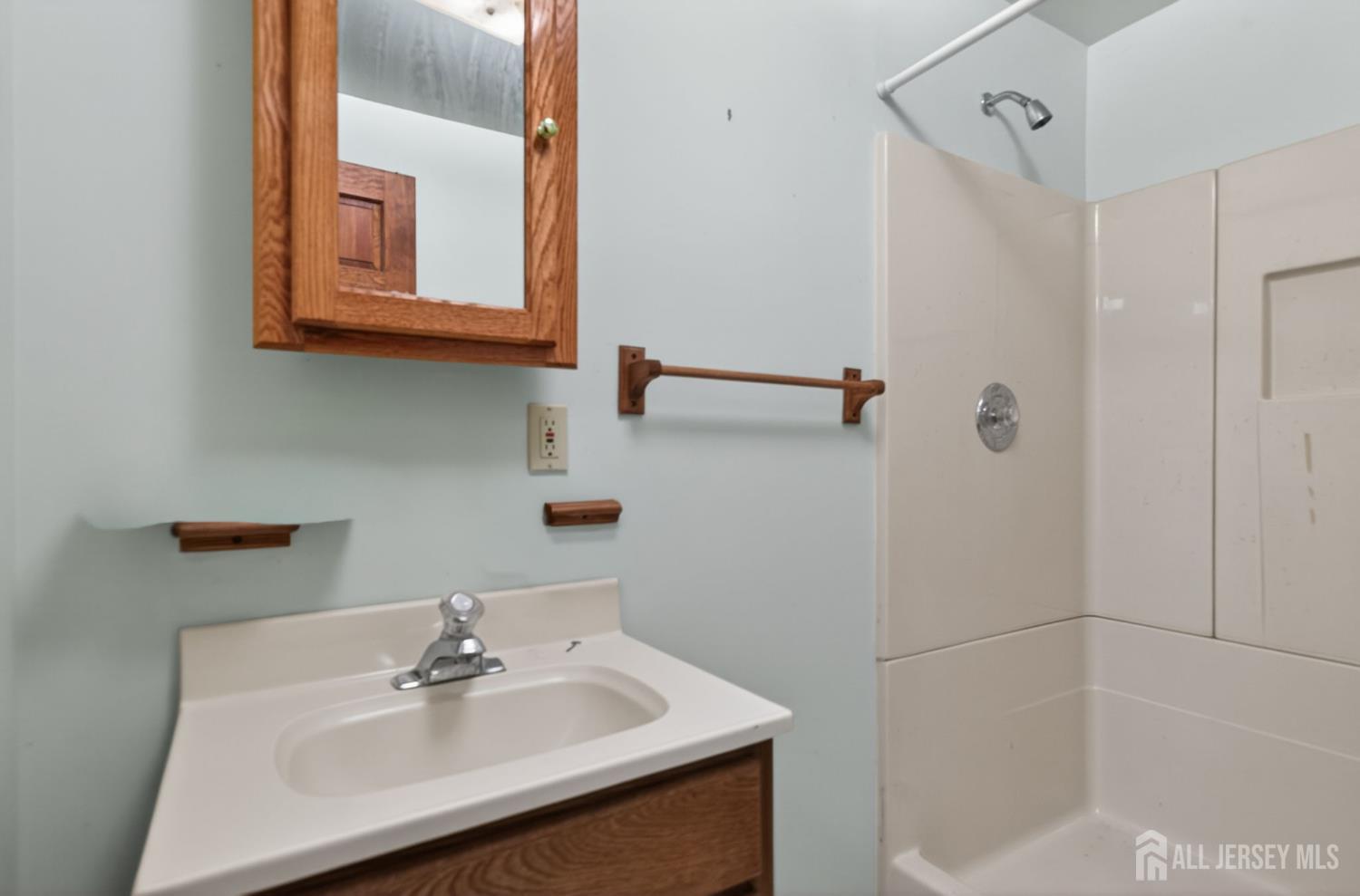 7 Lake Farrington Drive North Brunswick NJ 08902