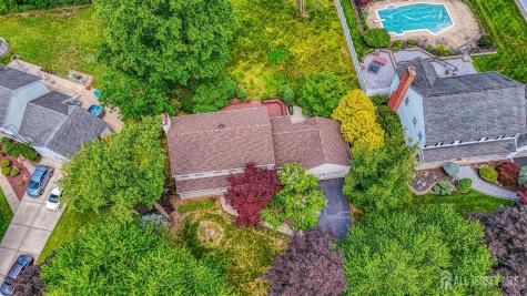 7 Lake Farrington Drive North Brunswick NJ 08902
