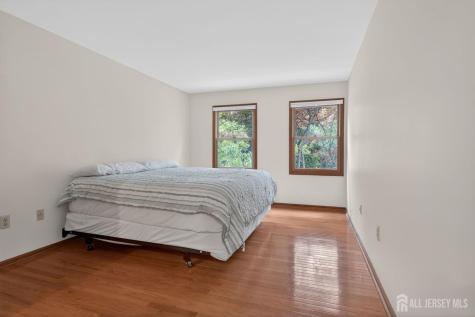 7 Lake Farrington Drive North Brunswick NJ 08902