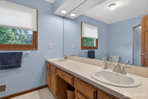 7 Lake Farrington Drive North Brunswick NJ 08902