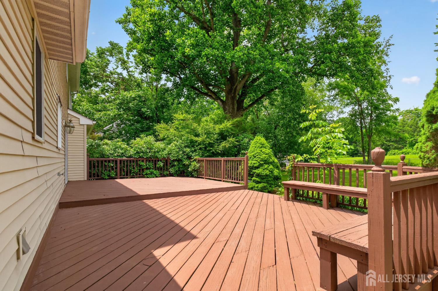 7 Lake Farrington Drive North Brunswick NJ 08902