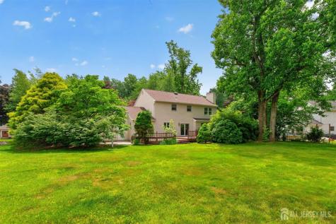 7 Lake Farrington Drive North Brunswick NJ 08902