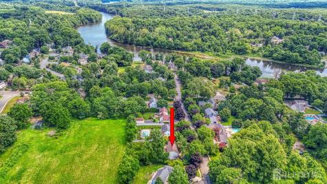 7 Lake Farrington Drive North Brunswick NJ 08902
