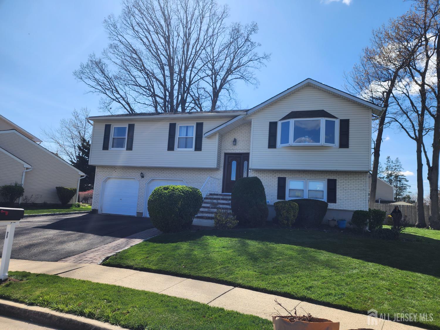 71 Rodak Circle Edison NJ 08817