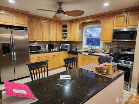 71 Rodak Circle Edison NJ 08817