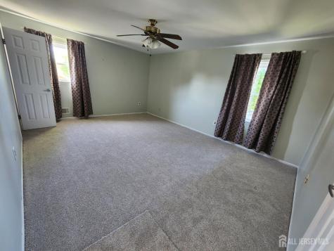 71 Rodak Circle Edison NJ 08817