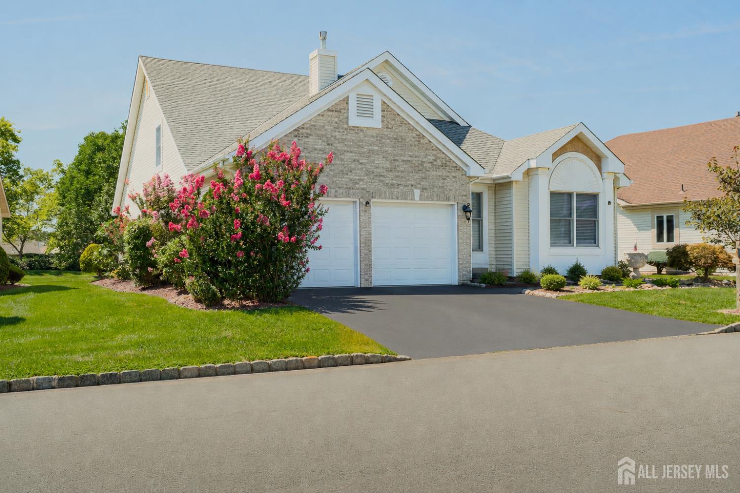 28 Brighton Court Monroe NJ 08831