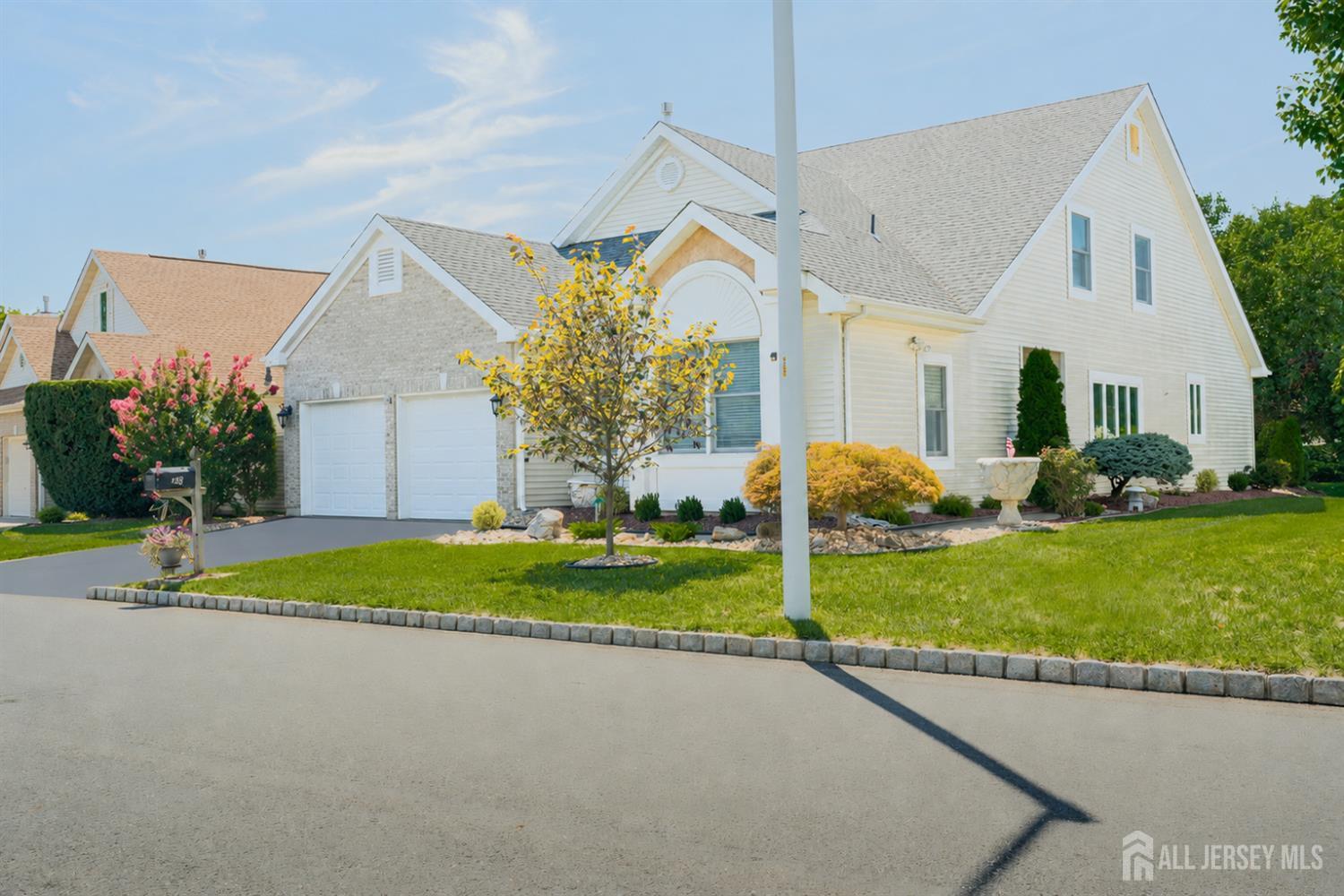28 Brighton Court Monroe NJ 08831