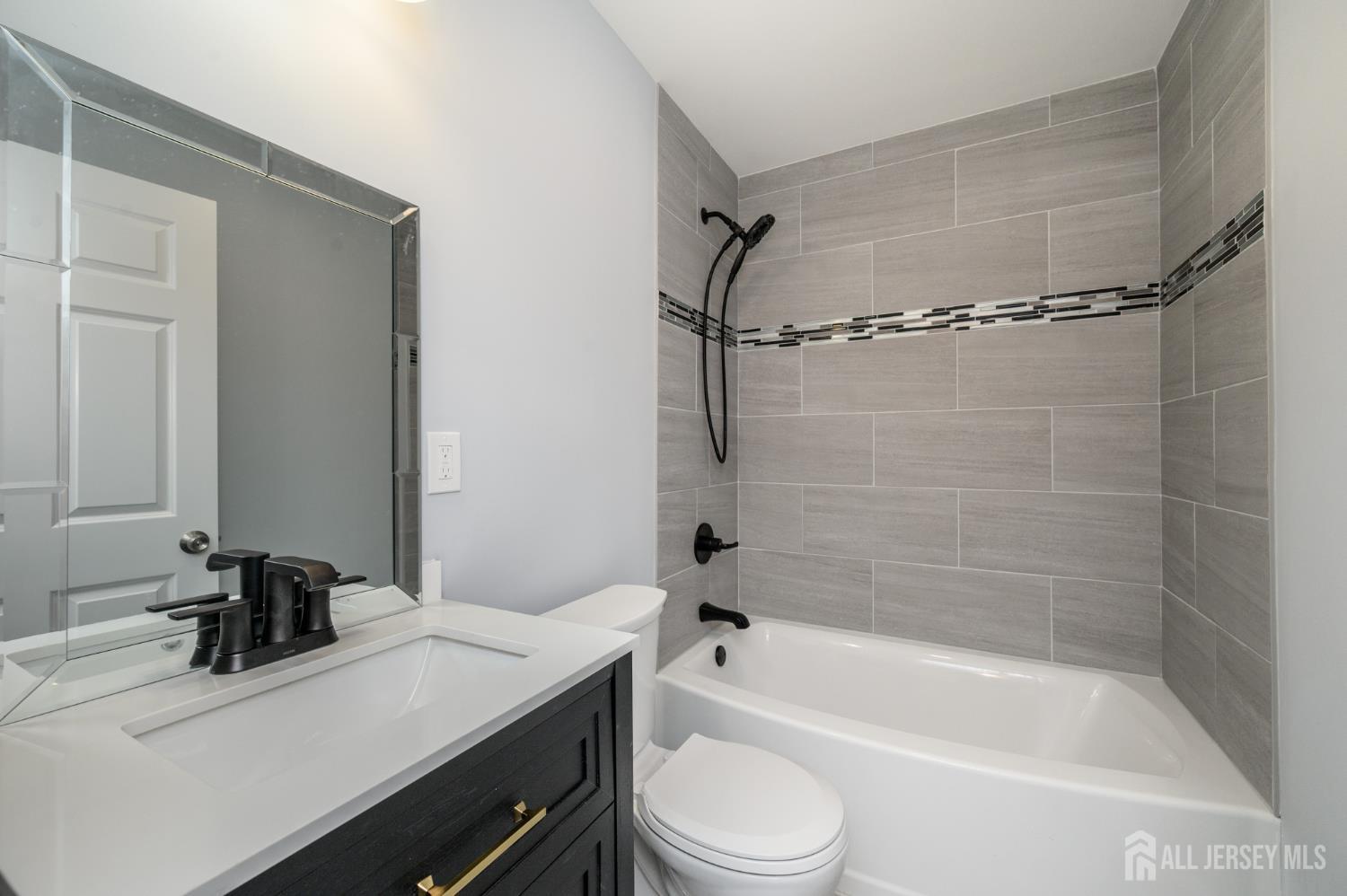 270 Alpine Way Old Bridge NJ 08879