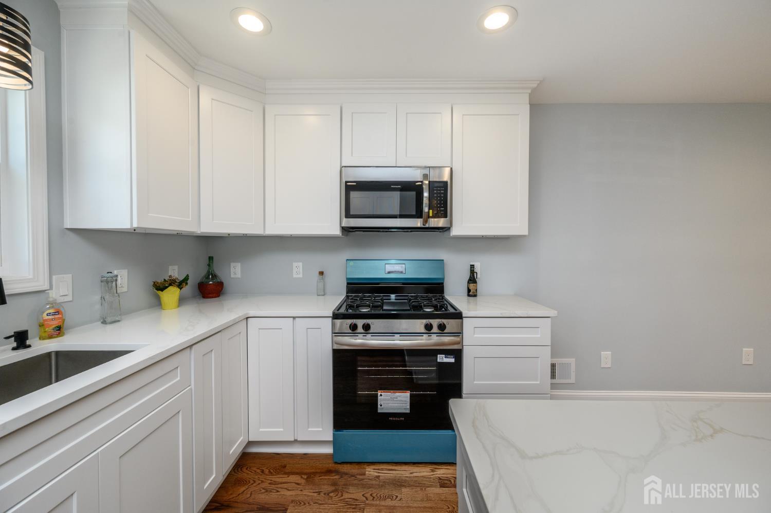 270 Alpine Way Old Bridge NJ 08879