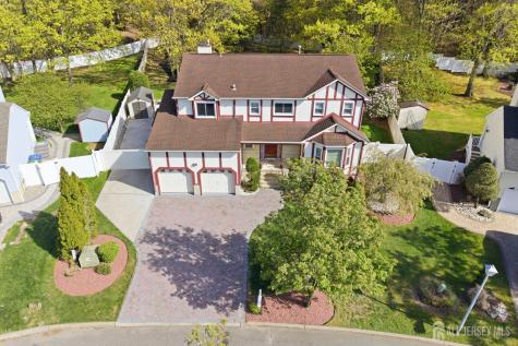 43 Scarlet Drive Sayreville NJ 08859